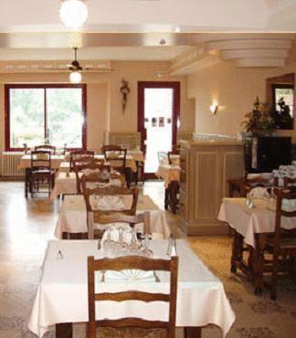 Отель Le Clos D'is