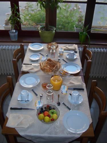 Отель Auberge Robin Des Bois