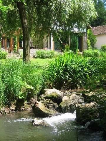 Апартаменты Gite Le Moulin de la Barre