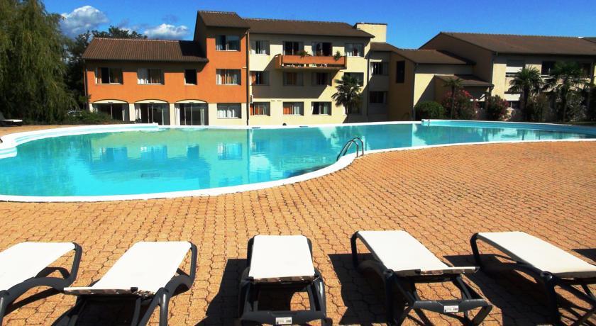 Отель Hotel Les Oliviers