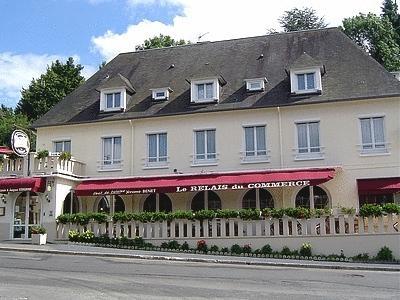 Отель Logis Hotel Du Commerce