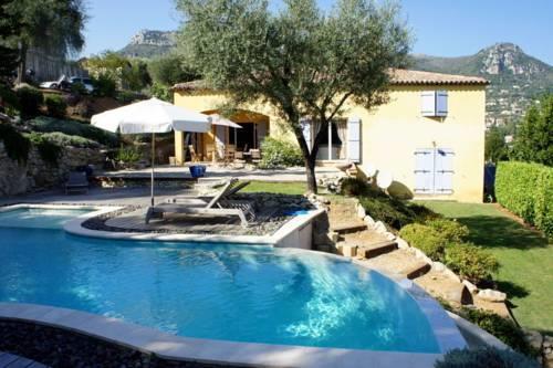 Отель Holiday Home Pauline Vence
