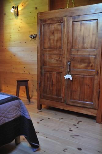 Отель Les chalets du Praz