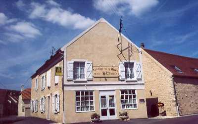 Отель Logis Auberge De L'Omois