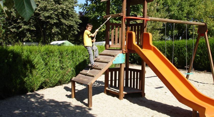 Отель Camping de la Bourgnatelle