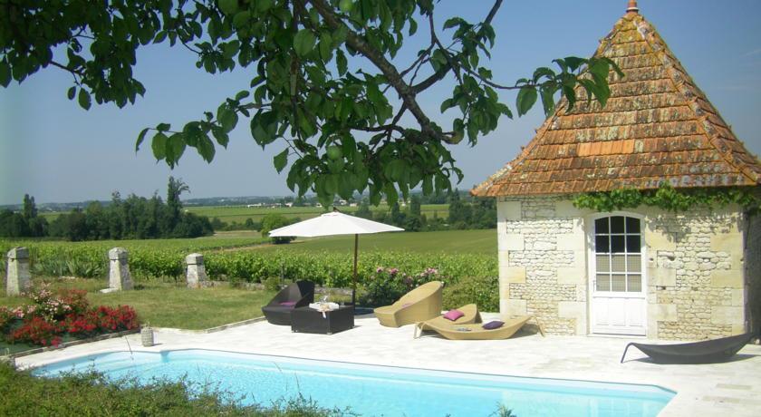 Мини-отель Chambre d'hôtes Clos des Pierres Blanches