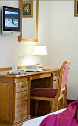 Отель Logis Domaine du Moulin Rest. La Villa du Meunier