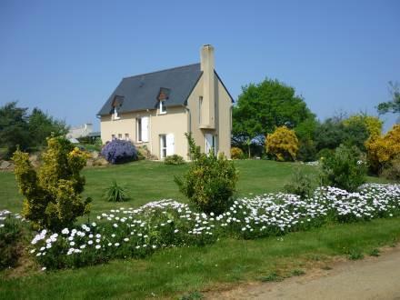 Апартаменты Holiday Home Maison Bouanga Trevou Treguignec