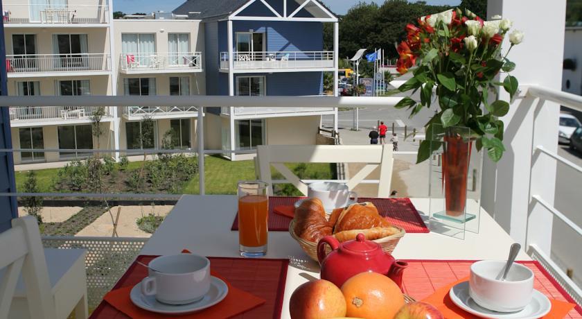 Отель Residence Nemea Le Domaine de Bertheaume
