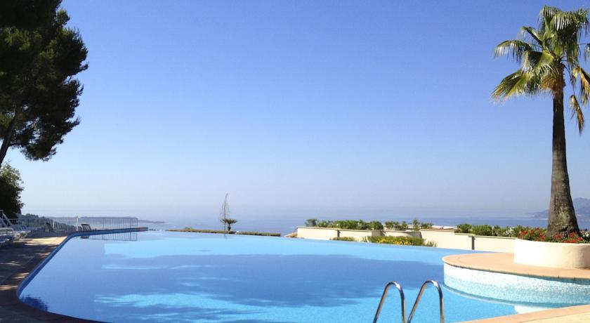 Апартаменты Cannes Golf Apartment