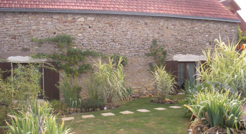 Мини-отель Chambres d'Hôtes La Vallée des Vignes