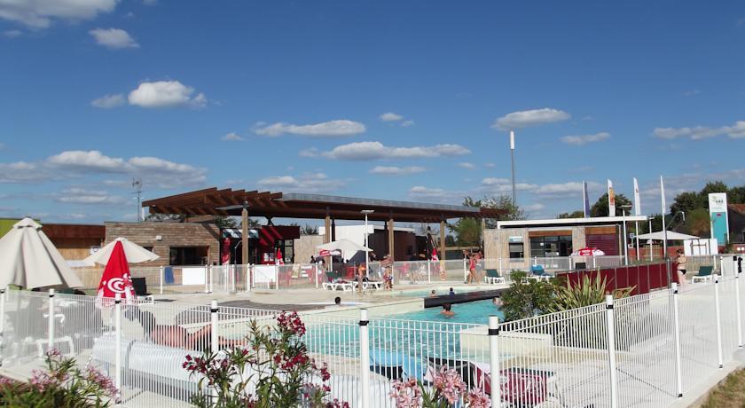 Отель Camping Lot et Bastides