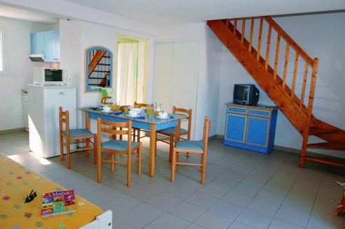 Отель Village Des Amareyeurs