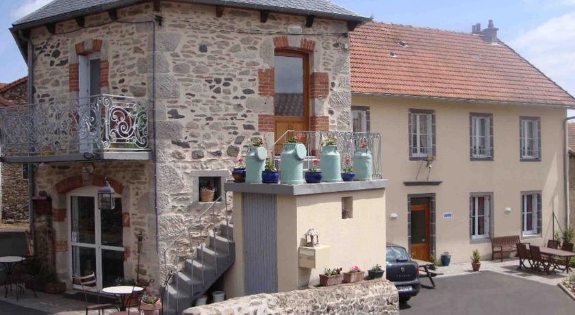 Гостевой дом Chambres d'hôtes de l'Auberge L'Astrassadou