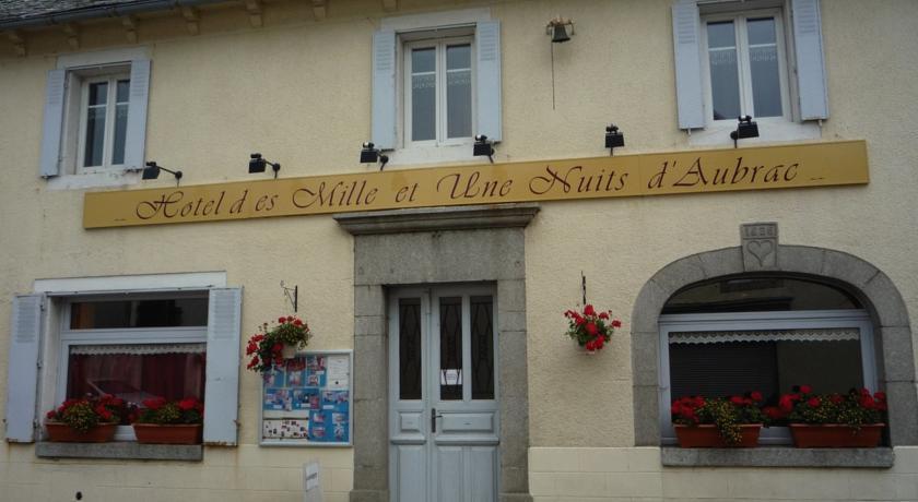 Отель Hotel Mille Et Une Nuits D'aubrac