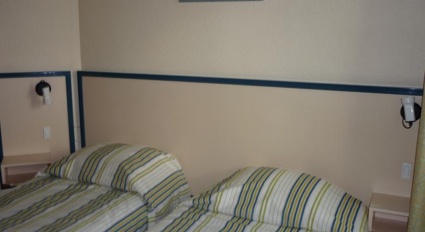 Отель Hôtel Entre 2 Mers