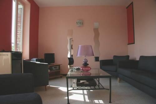 Отель Holiday Home Les Rayeres Lesquielles St Germain