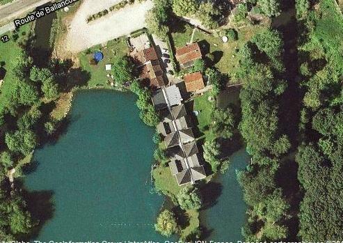 Отель Hôtel L'ile Du Saussay