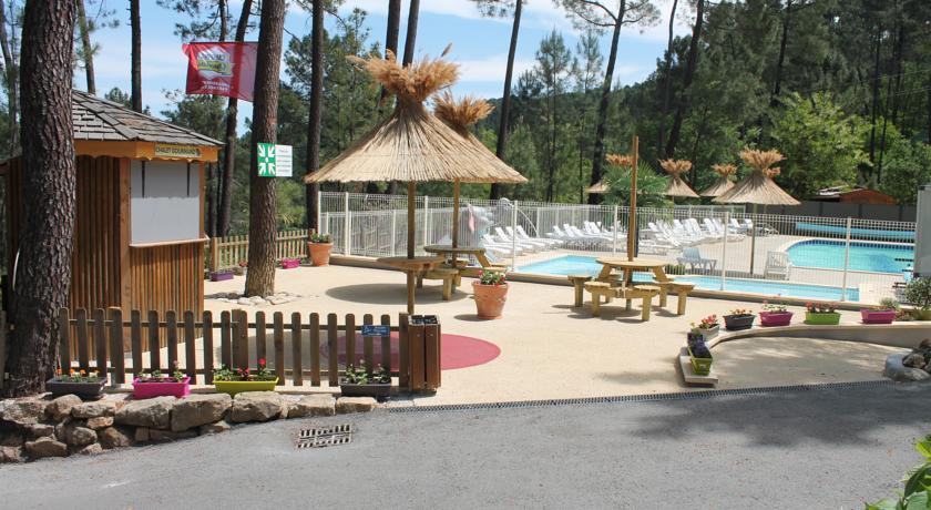 Отель Village de Chalets Camping Bois Simonet