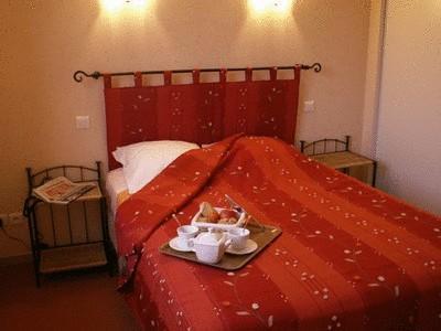 Отель Logis L'auberge Du Quercy Blanc