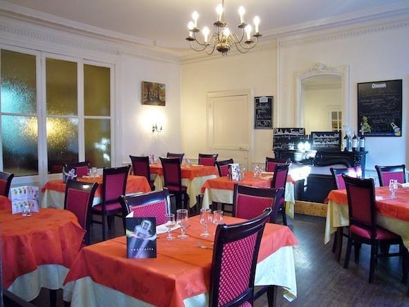 Отель Hôtel Restaurant Le Relais de la Cane