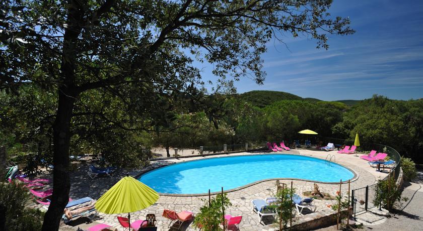 Отель Hôtel Les Hauts de Mourèze