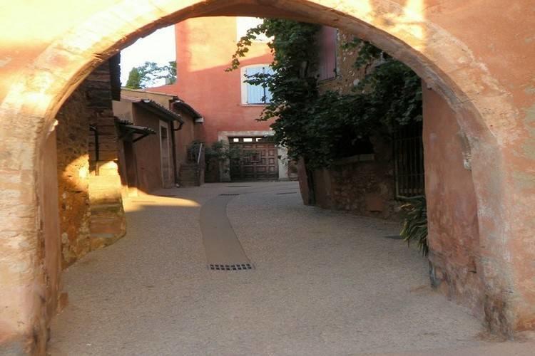 Апартаменты Holiday Home La Burliere Roussillon