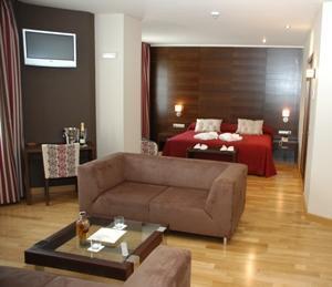 Отель FC Hotel Hotelux