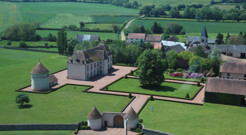 Гостевой дом Les Residences du Chateau de Vianges