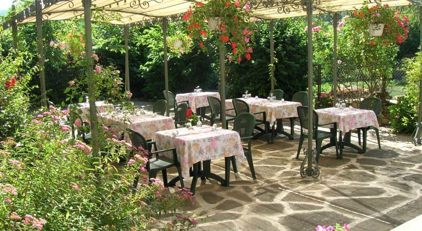 Отель Le Relais de Ceilhes