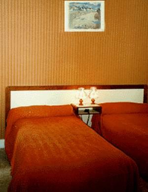 Отель Logis Auberge Du Capucin Gourmand