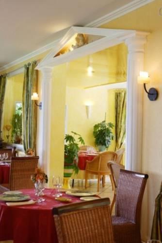 Отель Hostellerie Saint Clément