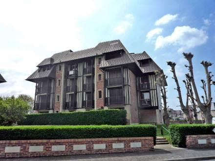 Апартаменты Apartment Le Garden Fleuri Blonville sur mer