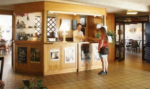 Отель Brit Hotel Vallee Du Lot