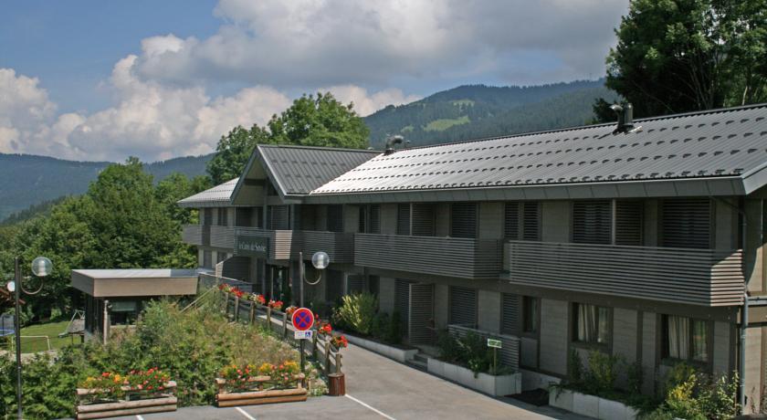 Отель Logis La Croix de Savoie
