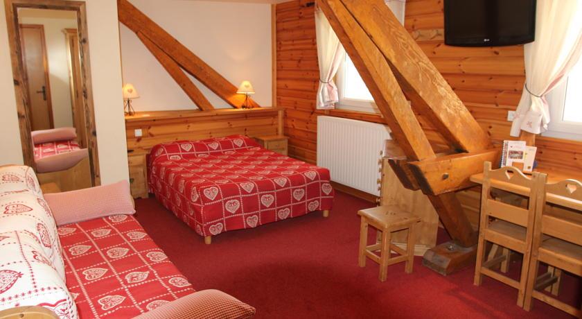 Отель Hôtel Les Autanes