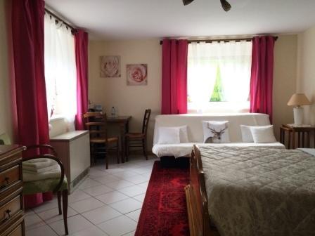 Мини-отель Gîte et chambre d'hôtes La Petite Source