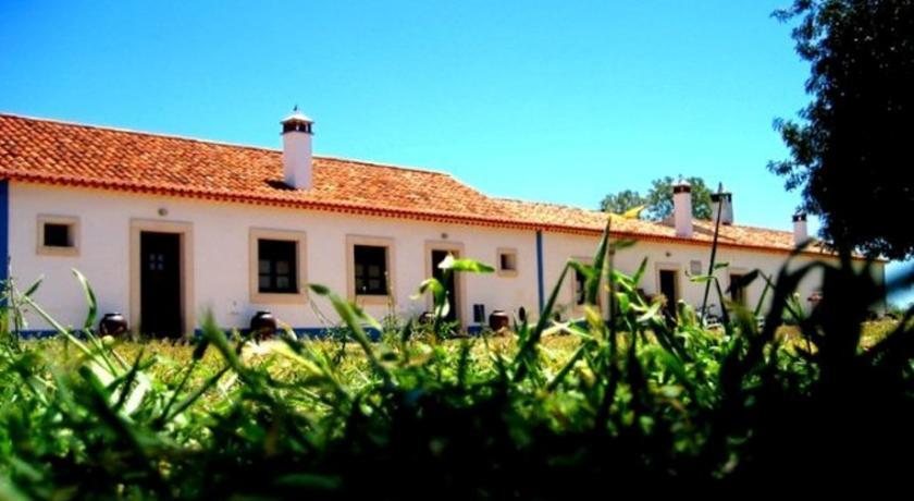 Отель Monte da Crimeia Turismo Rural