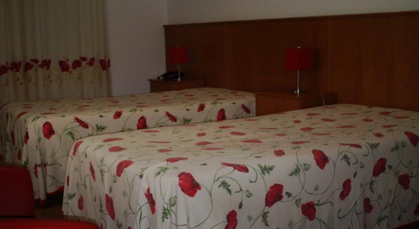 Отель Hotel Serafim