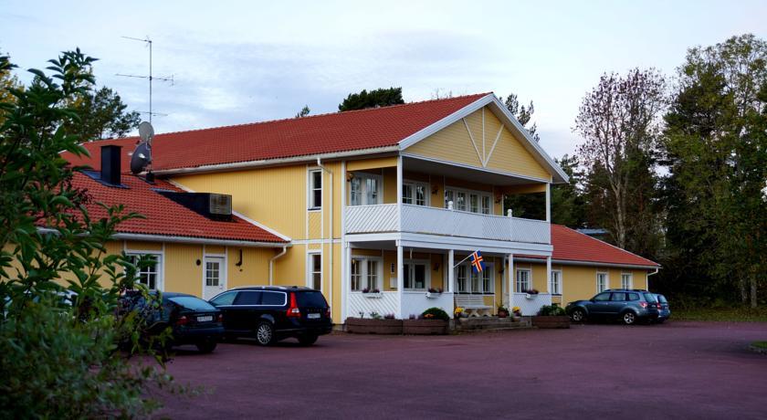 Отель Bastö Hotel & Stugor