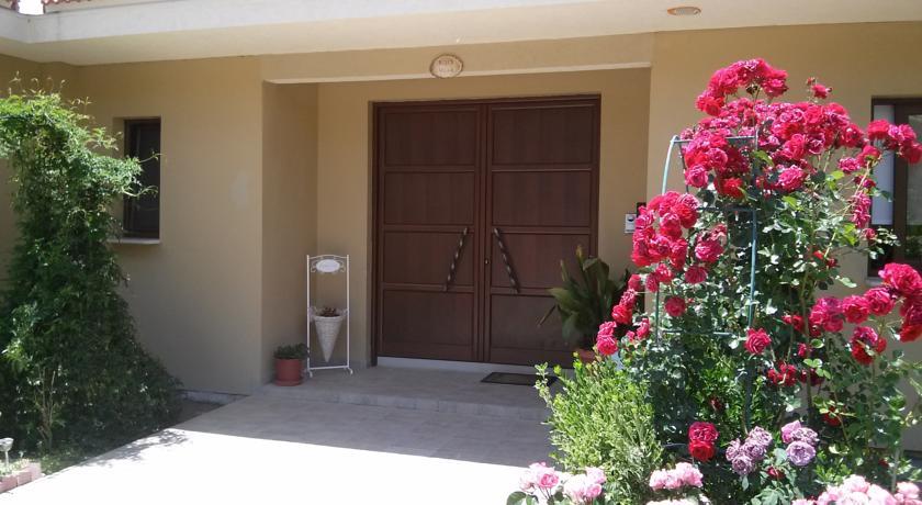Вилла Roses Villa