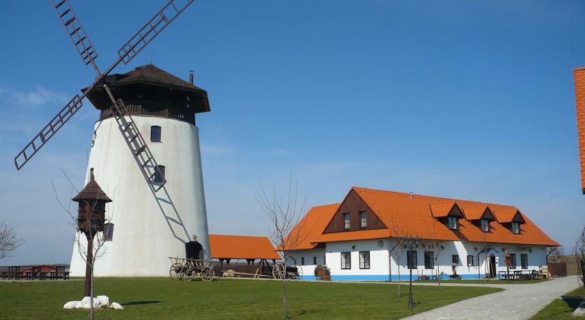 Отель Bukovanský Mlýn