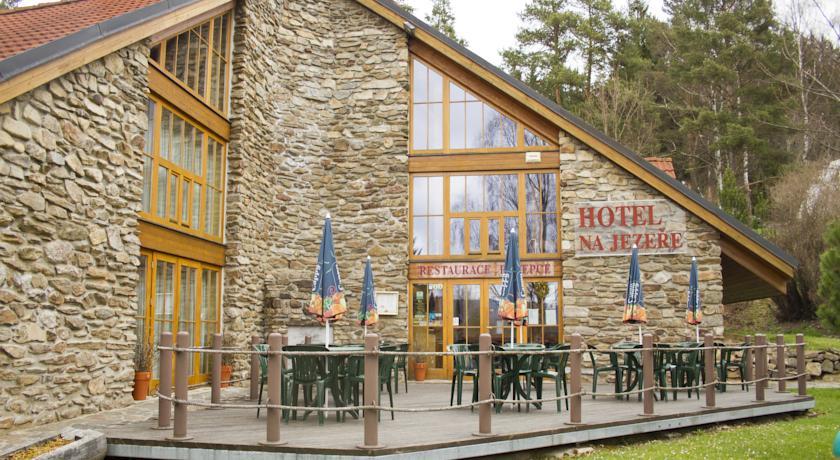 Отель Hotel na Jezeře