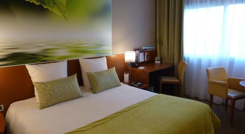 Отель Mercure Lyon Charbonnières
