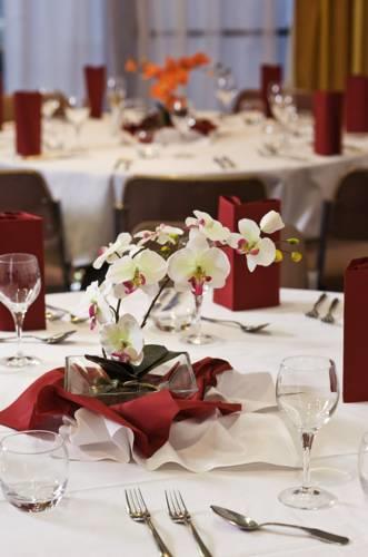Отель Mercure Fontenay sous Bois