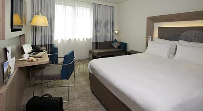 Отель Hotel Novotel Rennes Alma
