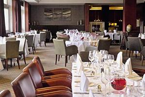 Отель Macdonald Four Seasons Hotel