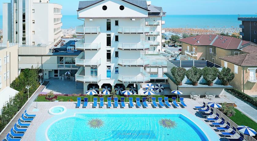 Отель Hotel Universal