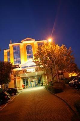 Отель Ramada London Gatwick