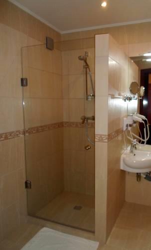 Гостиница H & K Imperial Plus Hotel